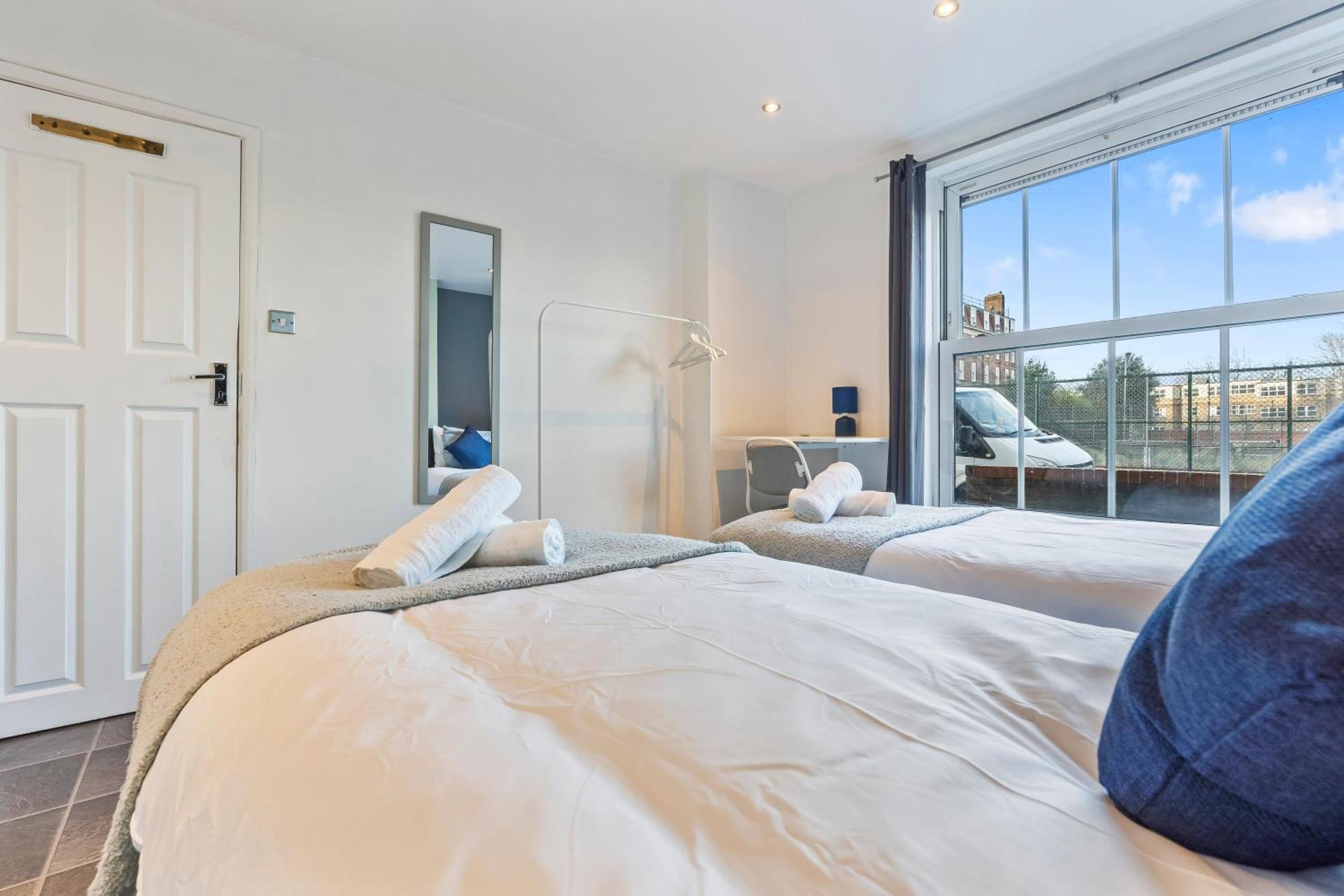 Comfy 4Br House Close To Subway Londres Extérieur photo